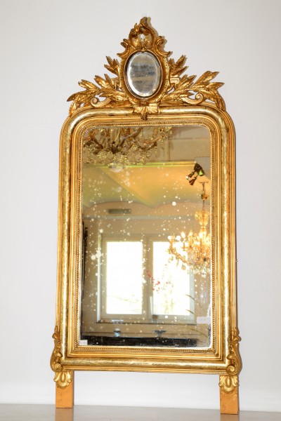 fein gearbeiteter goldener spiegel aus dem 19. jahrhunder