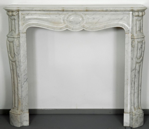 Stil: Pompadour, Farbe: carrara-weiß,  Ausführung: Marmor