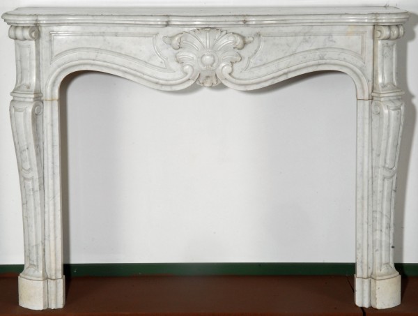 Stil: Louis XV Farbe: weiß-grau Ausführung: Marmor