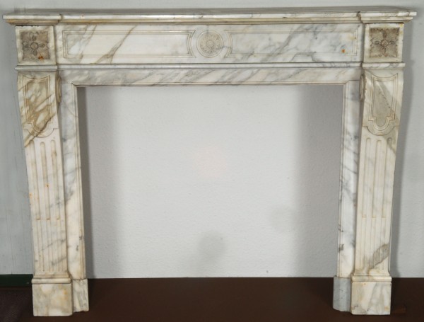 Stil: Pompadour, Farbe: weiß, Ausführung: Marmor
