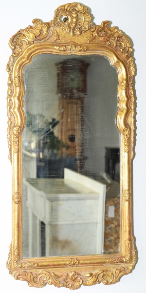 reich verzierter, goldener spiegel