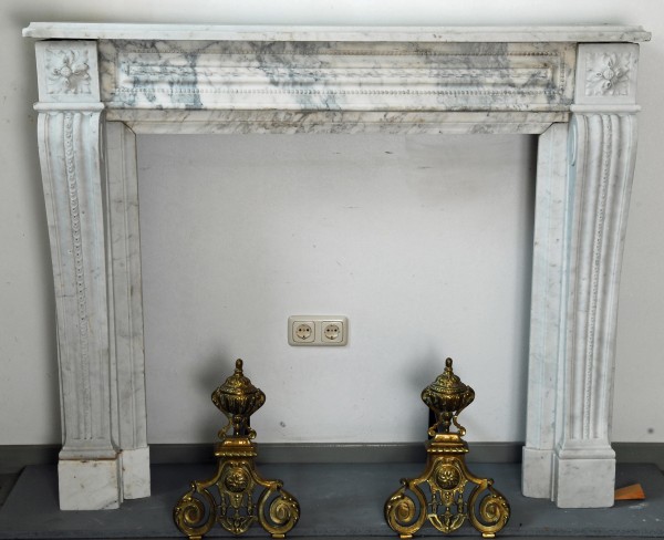Stil: Louis XVI, Farbe: carrara weiß,  Ausführung: Marmor
