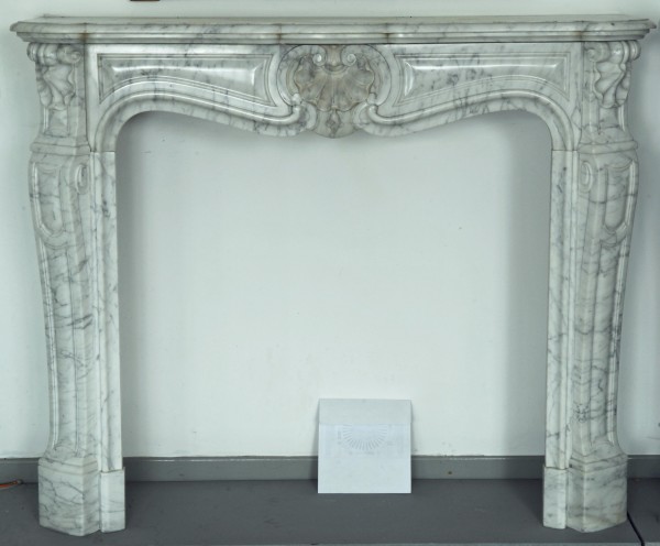 Stil: Louis XV, Farbe: carrara-weiß,  Ausführung: Marmor