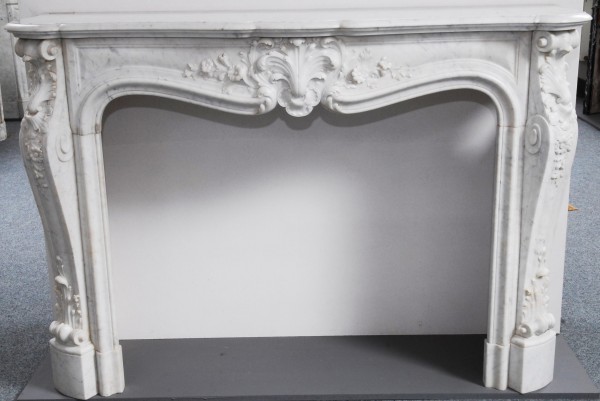 Marmorkamin weiß carrara; Stil Louis XV