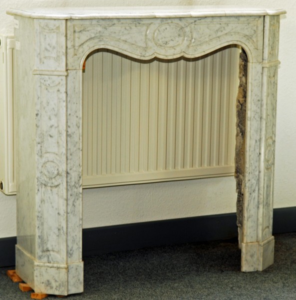weißer carrara marmorkamin