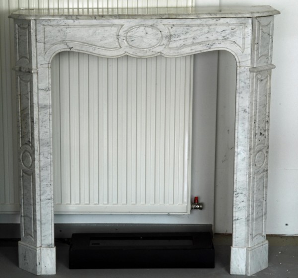 Stil: Louis XV, Farbe: carrara weiß,  Ausführung: Marmor
