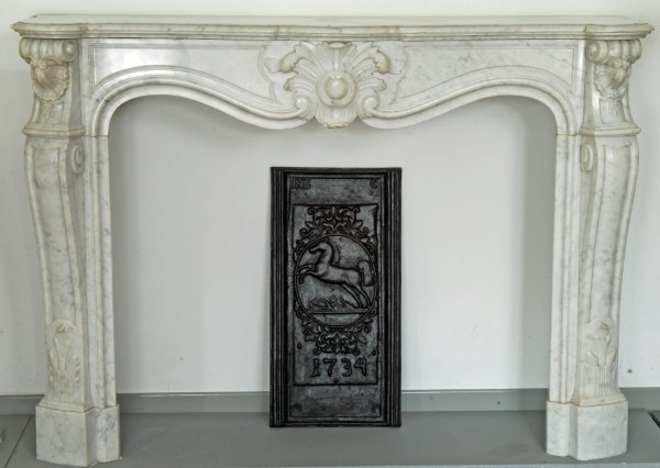 Stil: Louis XV, Farbe: carrara-weiß,  Ausführung: Marmor